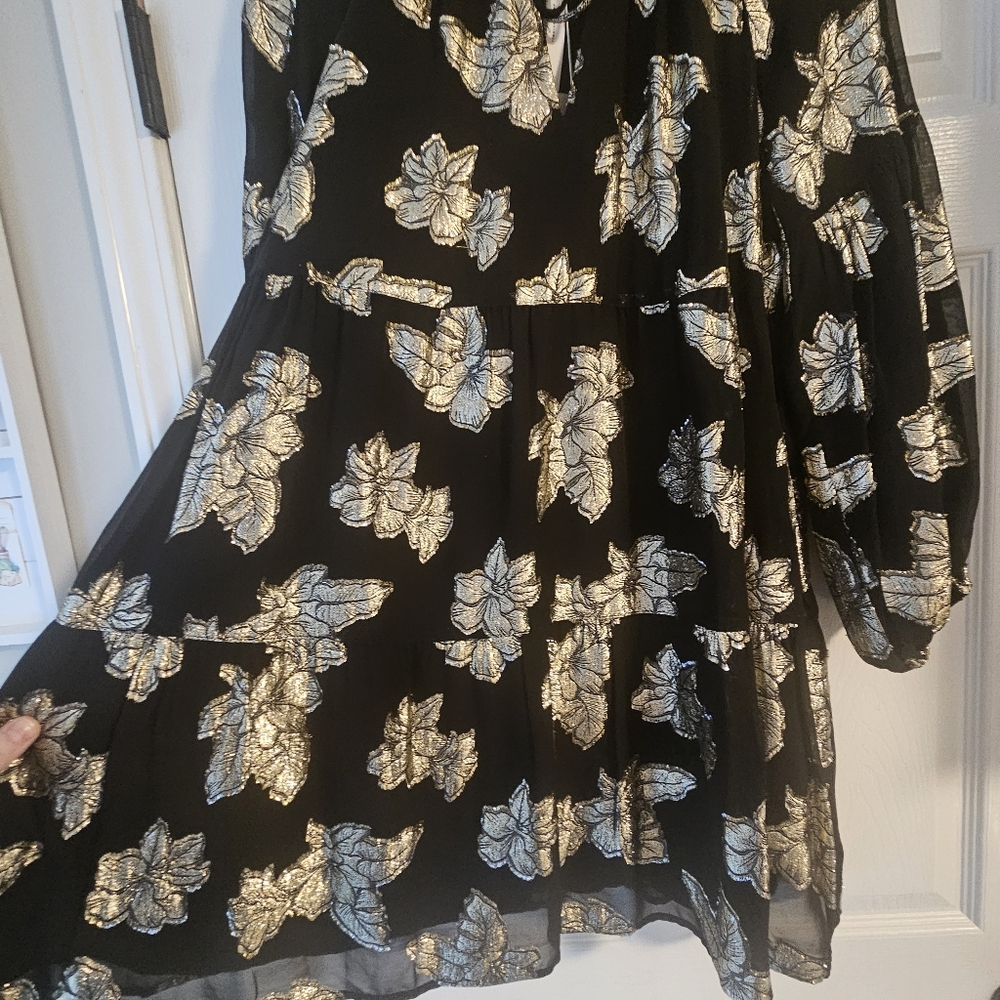 Tommy Bahama Shimmering Shores Longs Sleeve Tiered Dress: Black & Gold Metallic - Picture 6 of 14